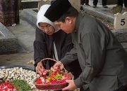 Menteri BUMN Erick Thohir Ziarah Ke Makam Gus Dur di Tebuireng Jombang Ajak Masyarakat Doakan Pemilu Aman dan Damai