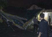 Waduh, Tenda Pemungutan Suara di Jombang Ini Roboh Akibat Diterjang Angin Puting Beliung