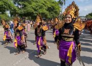 Jelang Ramadhan, Ribuan Pelajar di Jombang Menggelar Tradisi Megengan Dengan Mengarak Gunungan Kue Apem