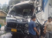 Kecelakaan di Jombang, Dua Truk Es Krim Tabrakan Kernet Terjepit