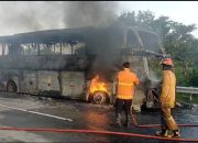 Begini Kronologi Terbakarnya Bus Pahala Kencana Di Tol Jombang