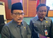 PJ Bupati Jombang, Sugiat, Mengundurkan Diri