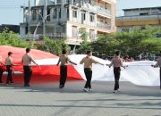 Peringati HUT RI, Santri Gadingmangu Jombang Gelar Aksi Bentangkan Bendera Merah Putih Raksasa