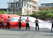 Santri Gadingmangu Jombang Bentangkan Bendera Raksasa Di Hari Kemerdekaan RI ke 79