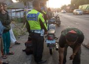 Tabrak Truk Parkir di Jombang, Dua Pemuda Tewas