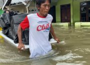 Banjir Terus Naik, Warga di Kesamben Jombang Terpaksa Harus Mengungsi Ke Rumah Sanak Saudaranya