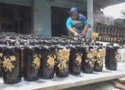 Jelang Natal, Perajin Pernik Natal di Jombang Ketiban Berkah