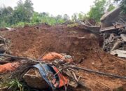 Longsor Menerjang Empat Rumah Warga Di Jombang, Sebanyak 5 Orang Tertimbun