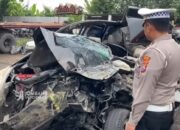 Mobil Dinasnya Tabrak Truk di Tol Jombang, Pejabat Dinsos Jatim dan Stafnya Meninggal Dunia