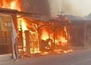 Kebakaran Melanda Tempat Produksi Mebel di Jombang, Satu Unit Mobil juga Ludes