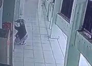 Heboh, Beraksi Sendirian, Wanita di Jombang Ini Bisa Bobol Toko Dengan Mudah Tanpa Merusak Kuncinya