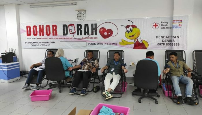 Indomaret  Jombang  dan PMI Gelar Donor Darah