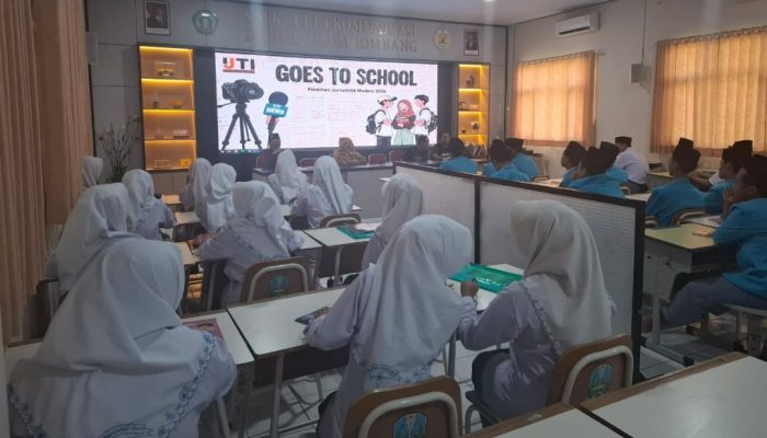 IJTI Goes to School Bekali Siswa SMK Telekomunikasi Darul Ulum Jombang Kuasai Jurnalistik Digital