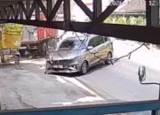 Diduga Sopir Mengantuk, Minibus Tabrak Truk di Jombang, Satu Orang Terluka