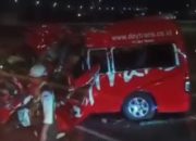 Mobil Travel Tabrak Truk Tronton di Tol Jombang, Empat Orang Tewas