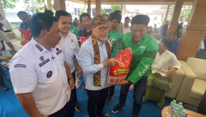 Pemerintah Kembali Salurkan Bantuan Beras untuk 33,2 Juta Keluarga, Siapkan 1 Juta Ton